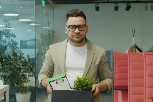 Sudah Siapkah Warga Hadapi Musim PHK Masal di Indonesia