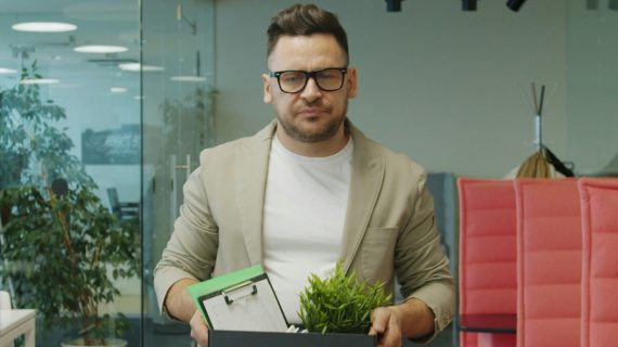 Sudah Siapkah Warga Hadapi Musim PHK Masal di Indonesia?